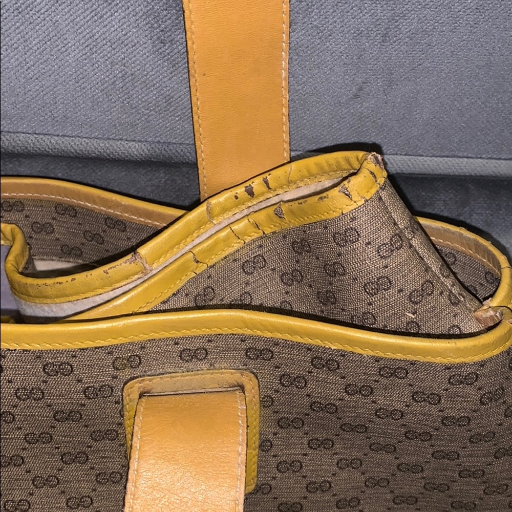 Authentic Gucci handbag. - Picture 3 of 7